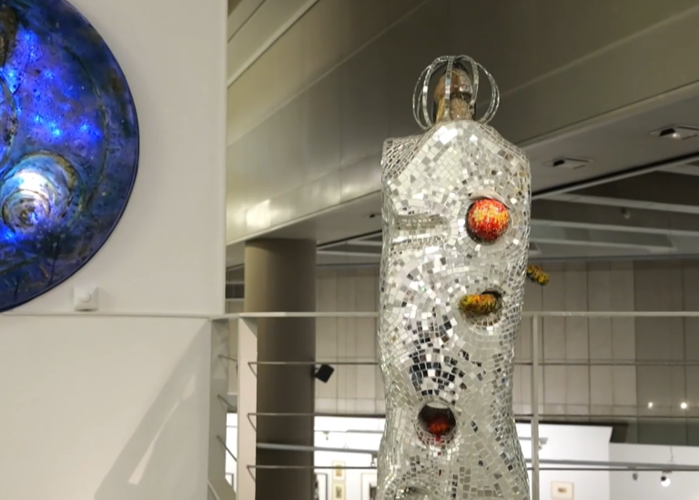 «Μωσαϊκό αναζητήσεων: Ο κόσμος του Βαγγέλη Γαληνού» – Η δημιουργική πορεία του καλλιτέχνη στο Τελλόγλειο