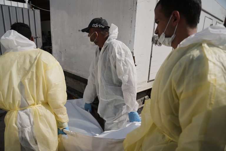 Τις σορούς 15 Παλαιστινίων κρατουμένων ανακοίνωσε ότι παρέλαβε νοσοκομείο στη Γάζα