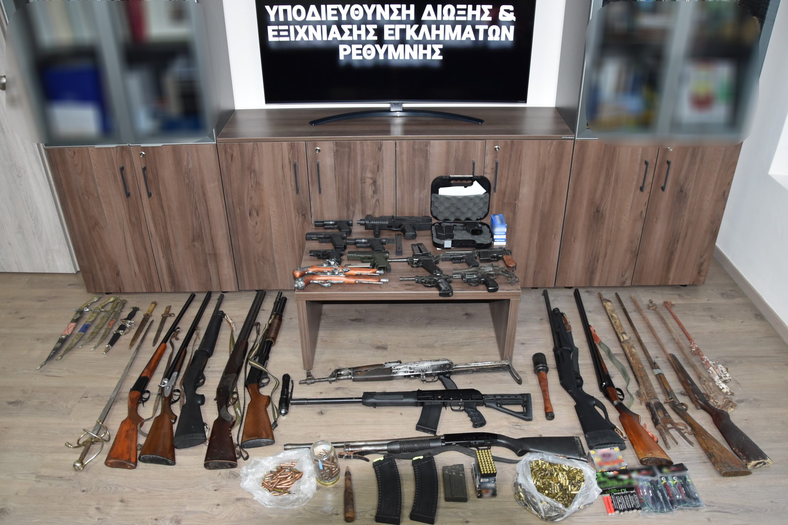 Συνεχίζονται οι συλλήψεις για όπλα και πυρομαχικά στην Κρήτη: Καλάσνικοφ και χιλιάδες φυσίγγια σε Ρέθυμνο και Χανιά, εντόπισαν οι αρχές (φωτό)