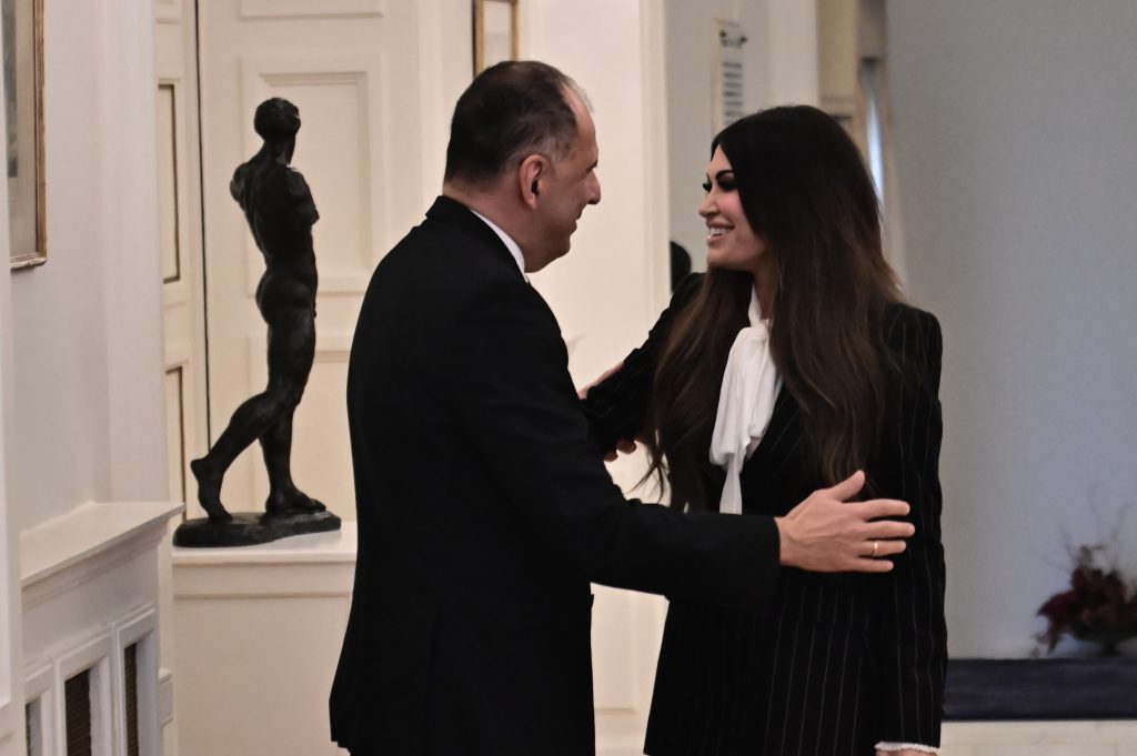 Την πρέσβη των ΗΠΑ Κίμπερλι Γκίλφοϊλ δέχθηκε στο υπουργείο ο ΥΠΕΞ Γ. Γεραπετρίτης