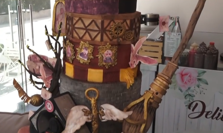 Όλγα Φωτσείνου: Η ζαχαροπλάστης από την Περαία που “γλυκαίνει” ουρανίσκους και καρδιές