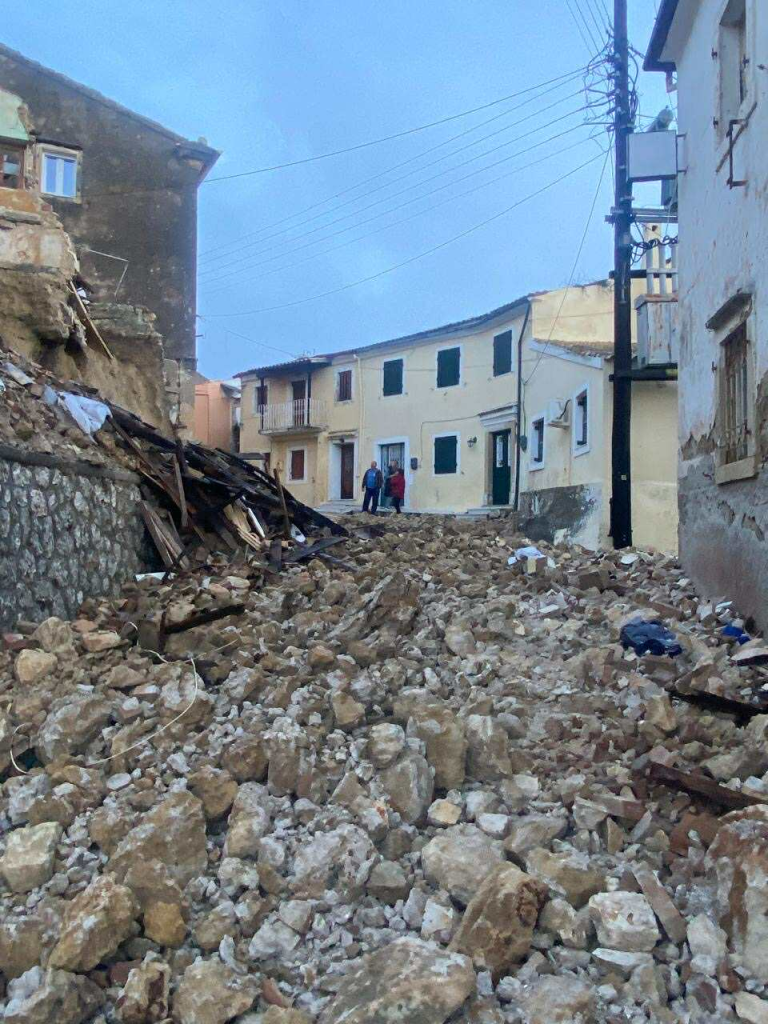 Πλημμυρικά φαινόμενα από την κακοκαιρία – Σε ποιες περιοχές υπάρχουν καταστροφές και προβλήματα