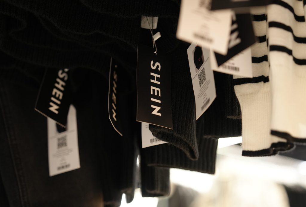 Aπό το 2026 κλείνει το «παράθυρο» των αφορολόγητων μικροδεμάτων – Πώς επηρεάζονται Temu, Shein και Trendyol