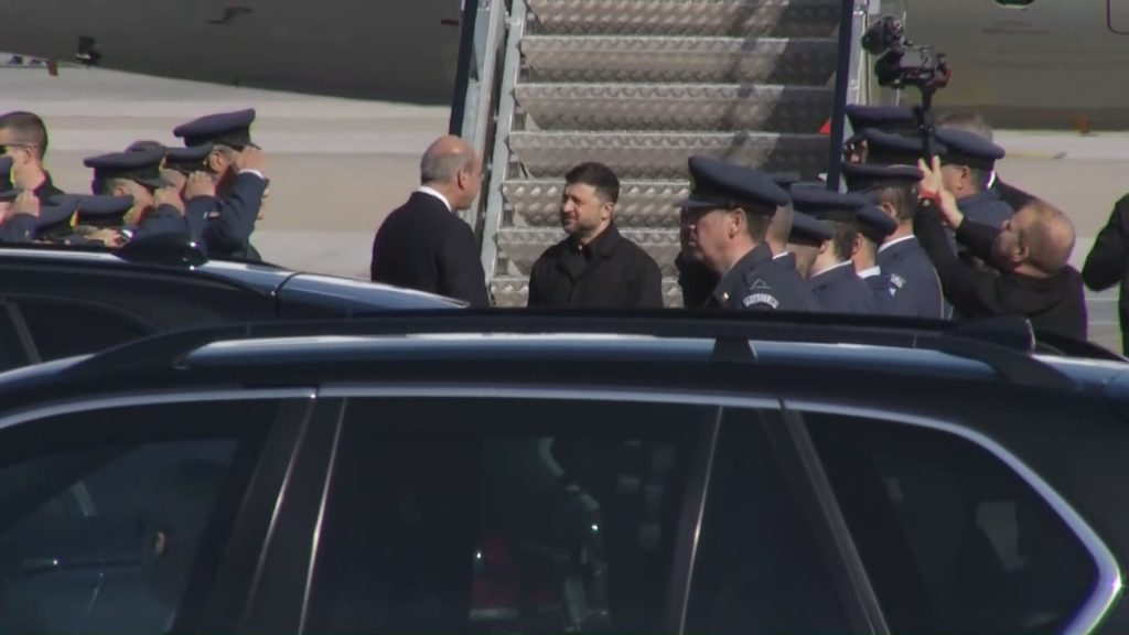 Στην Αθήνα ο Ζελένσκι: Συναντάται με Μητσοτάκη – Στο επίκεντρο η συμφωνία για την ενέργεια