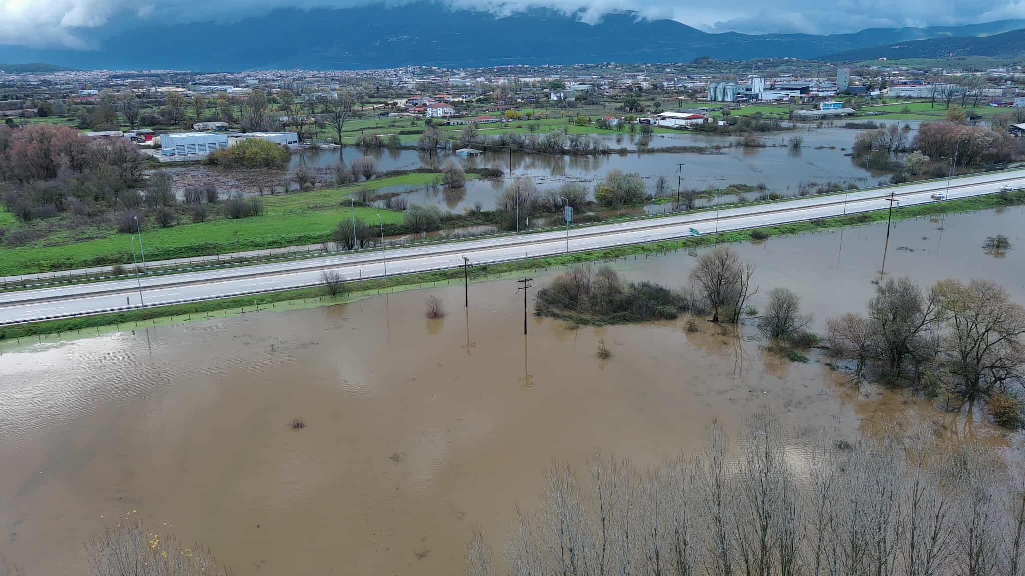 Ιωάννινα: Σε λίμνη μετατράπηκε έκταση στην Πεδινή, δίπλα στην Εγνατία
