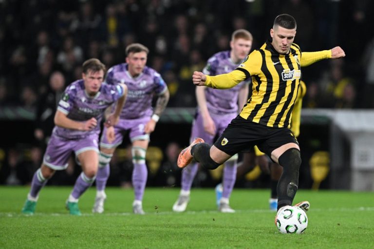 Conference League: Με άμυνα… πούλμαν η Σάμροκ Ρόβερς στέρησε τη νίκη (1-1) από την ΑΕΚ στην OPAP Arena