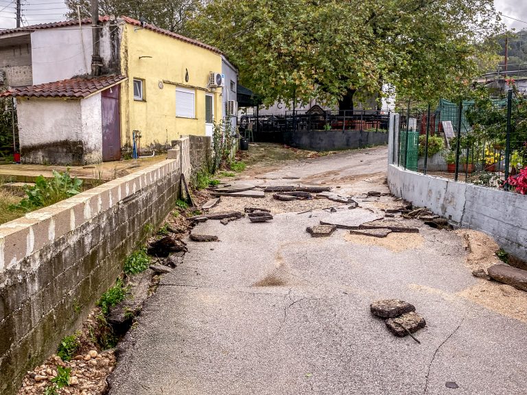 Δοκιμάστηκαν περιοχές από την κακοκαιρία – Πλημμύρες και καθιζήσεις