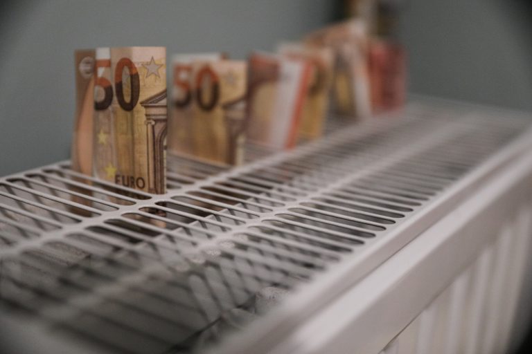 Τη Δευτέρα 10 Νοεμβρίου ανοίγει η πλατφόρμα για το επίδομα θέρμανσης: Πότε θα καταβληθεί η α΄δόση – Όλες οι λεπτομέρειες για ποσά και δικαιούχους