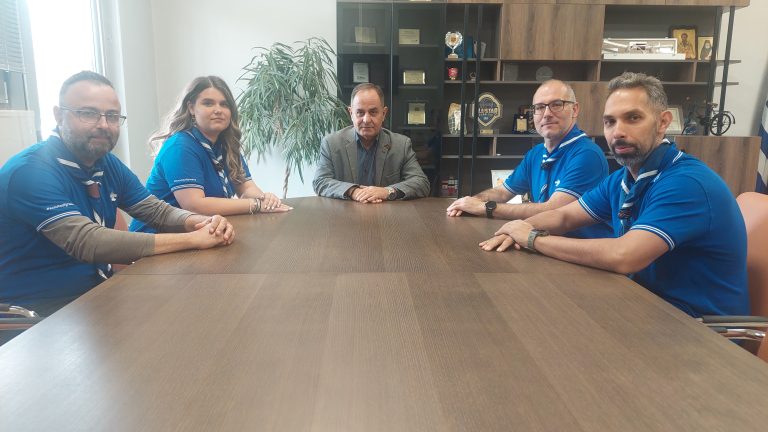 Επίσκεψη των προσκόπων Καρδίτσας στον Δήμαρχο κ. Βασίλη Τσιάκο