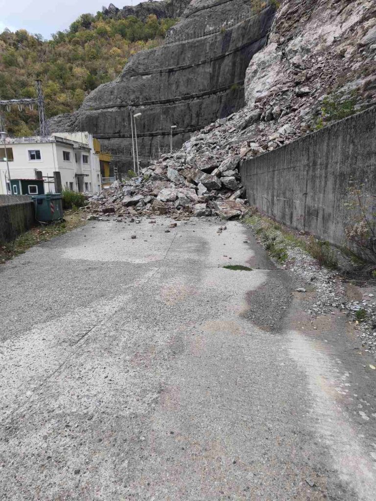 Μεγάλη κατολίσθηση στις εγκαταστάσεις της ΔΕΗ στη Μεσοχώρα – Σε εξέλιξη το φαινόμενο νέα αυτοψία σήμερα