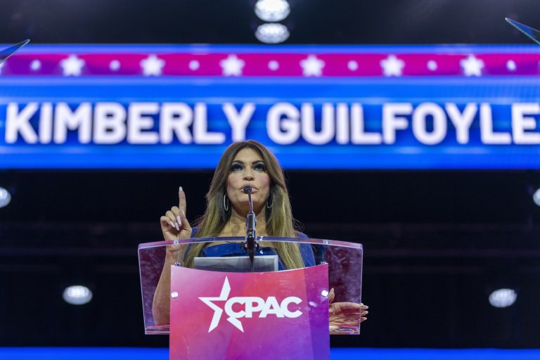 Έφτασε στην Αθήνα η Κίμπερλι Γκίλφοϊλ – Το πρόγραμμά της