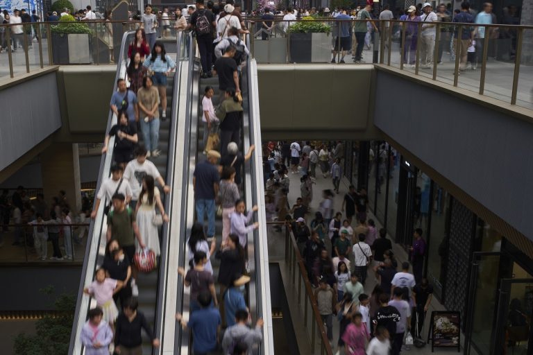 Κίνα: Εκατομμύρια υποψήφιοι για 38.000 θέσεις εργασίας στον δημόσιο τομέα