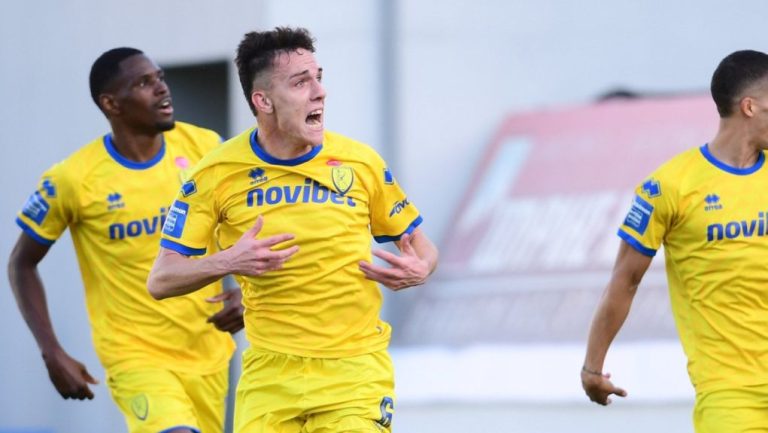 Παναθηναϊκός: Προσφέρει 1 εκατ. ευρώ στον Παναιτωλικό για τον Σωτήρη Κοντούρη