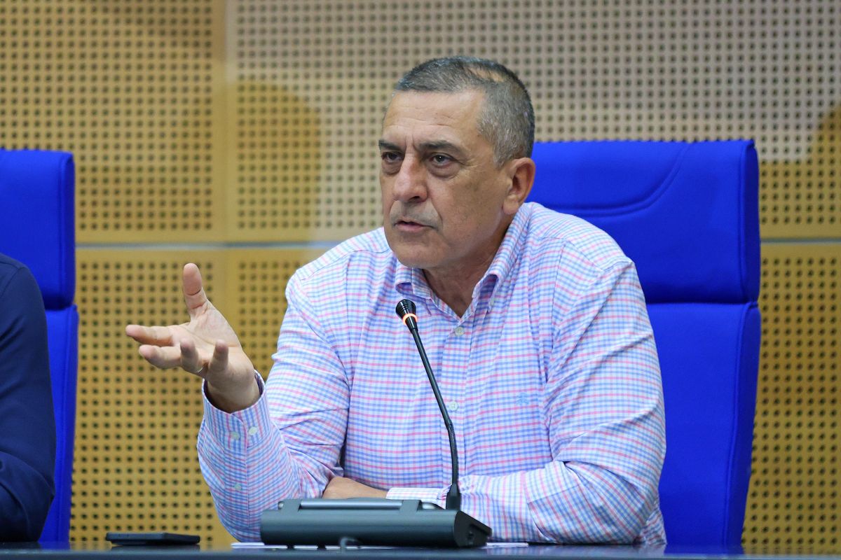 Ενόχληση Κουρέτα για τη μη πρόσκληση στην εκδήλωση της Ενωσης Ελλήνων Εφοπλιστών για την αποκατάσταση της Θεσσαλίας απο τον Daniel