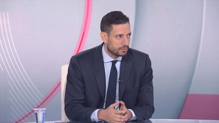 Κυρανάκης στο ΕΡΤnews: Έχουν ήδη εκδοθεί οι πρώτες κλήσεις από κάμερες – Μπαίνουν ακόμη 600 στα λεωφορεία, θα καταγράφουν τις λεωφορειολωρίδες