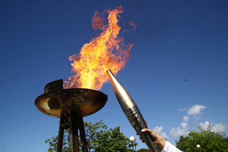 Live  η Τελετή Αφής της Ολυμπιακής Φλόγας για τους Χειμερινούς Ολυμπιακούς Αγώνες του 2026