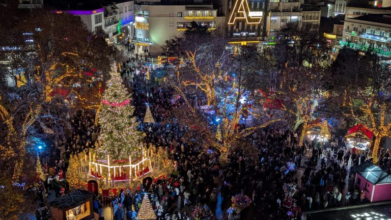 Λάρισα: Ρεκόρ συμμετοχών στην Χριστουγεννιάτικη παρέλαση