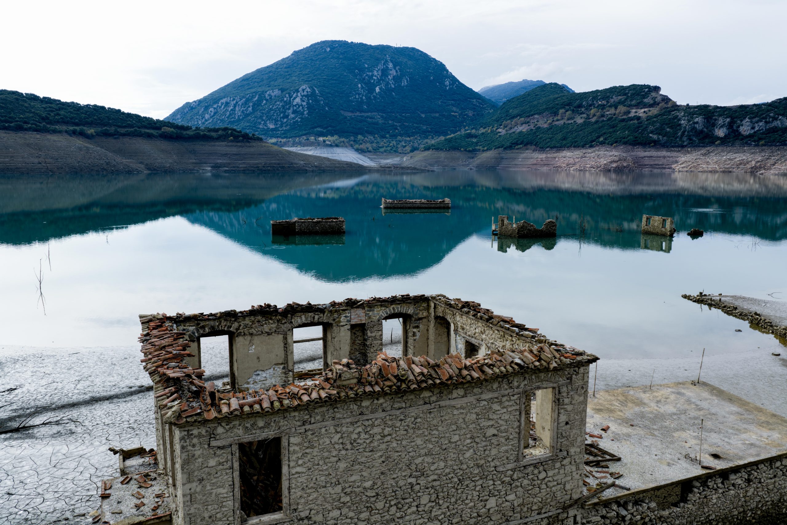 Σε κατάσταση έκτακτης ανάγκης λόγω λειψυδρίας Αττική, Λέρος και Πάτμος – Τι σημαίνει και πόσο θα μας επηρεάσει