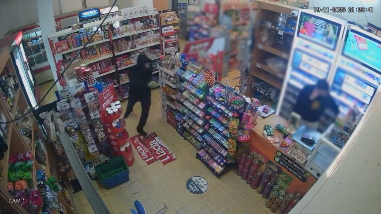 Ρόδος: Βίντεο ντοκουμέντο του ΕΡΤnews από ένοπλη ληστεία σε μίνι μάρκετ