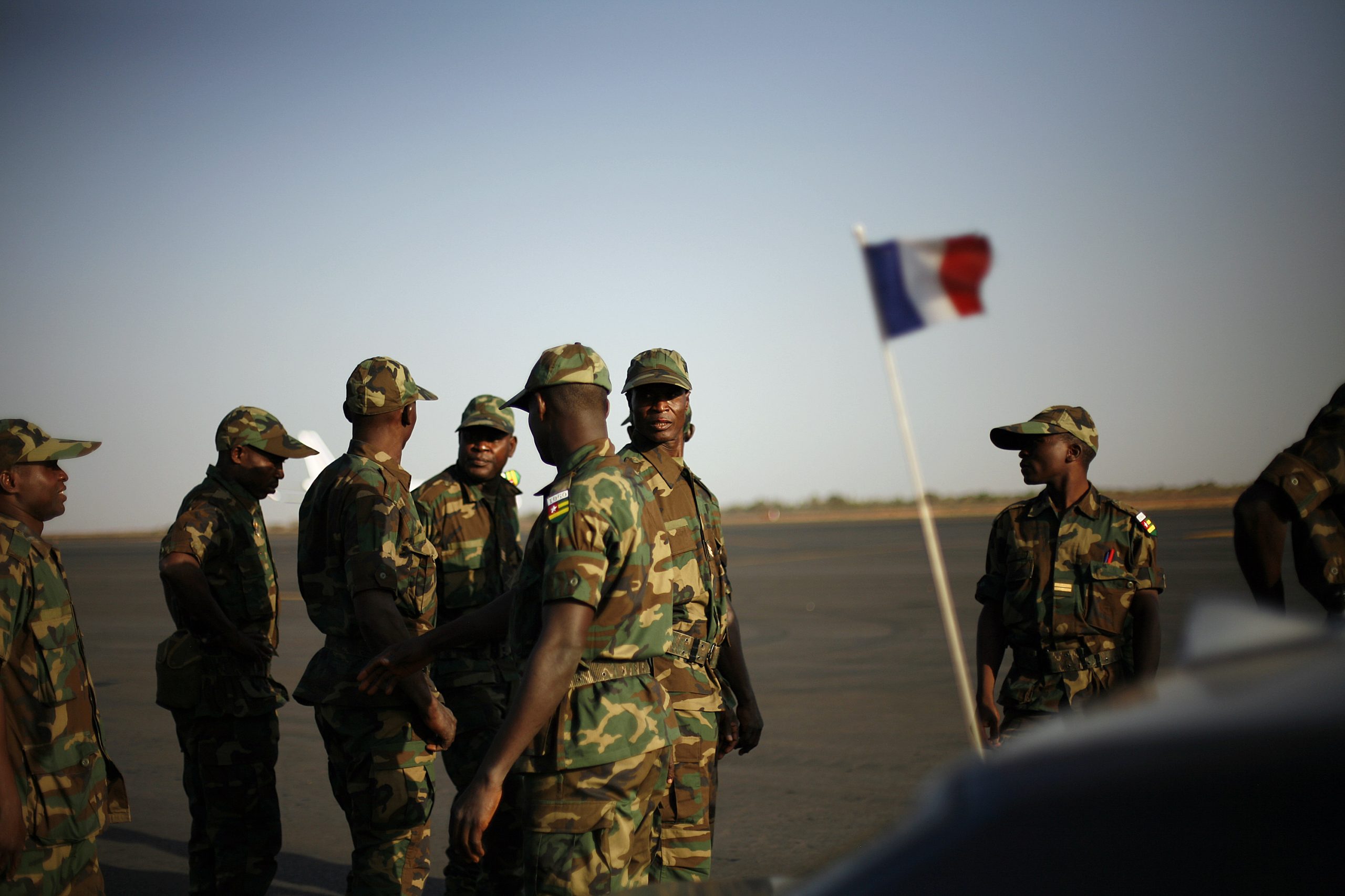 Το Παρίσι καλεί τους Γάλλους να εγκαταλείψουν «το συντομότερο δυνατό» το Μάλι