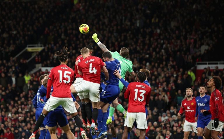 Πρέμιερ Λιγκ: Διπλό… χαστούκι της Έβερτον στη Γιουνάιτεντ