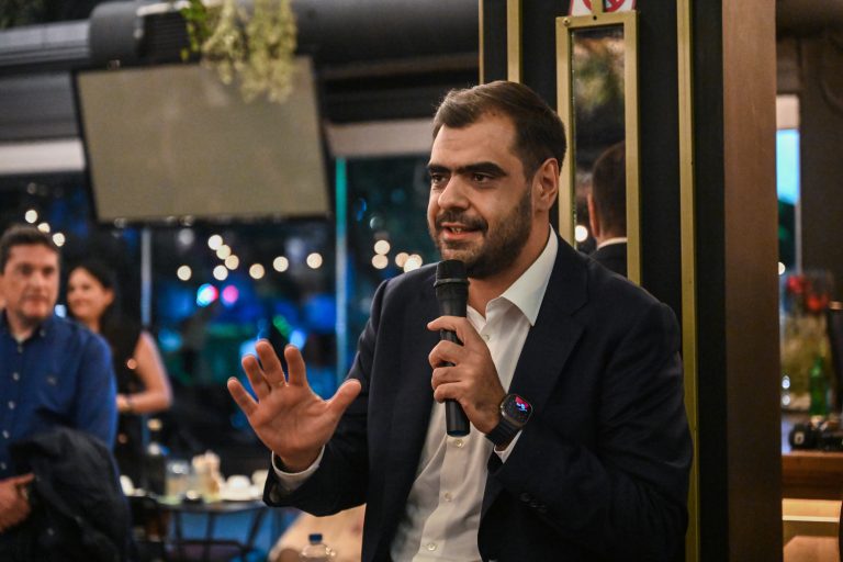 Π. Μαρινάκης στο podcast «Θα σας ειδοποιήσουμε»: Η πολιτική δεν είναι μόνιμη – Έχει ανάγκη για κανονικούς ανθρώπους