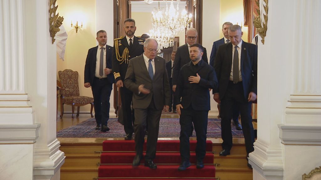 Στην Αθήνα ο Ζελένσκι: Συναντάται με Μητσοτάκη – Στο επίκεντρο η συμφωνία για την ενέργεια