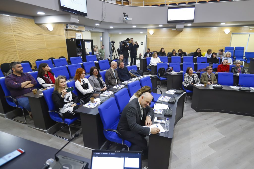 Πρόσφυγες απασχολούνται σε Θεσσαλικές επιχειρήσεις μέσω του προγράμματος Helios+