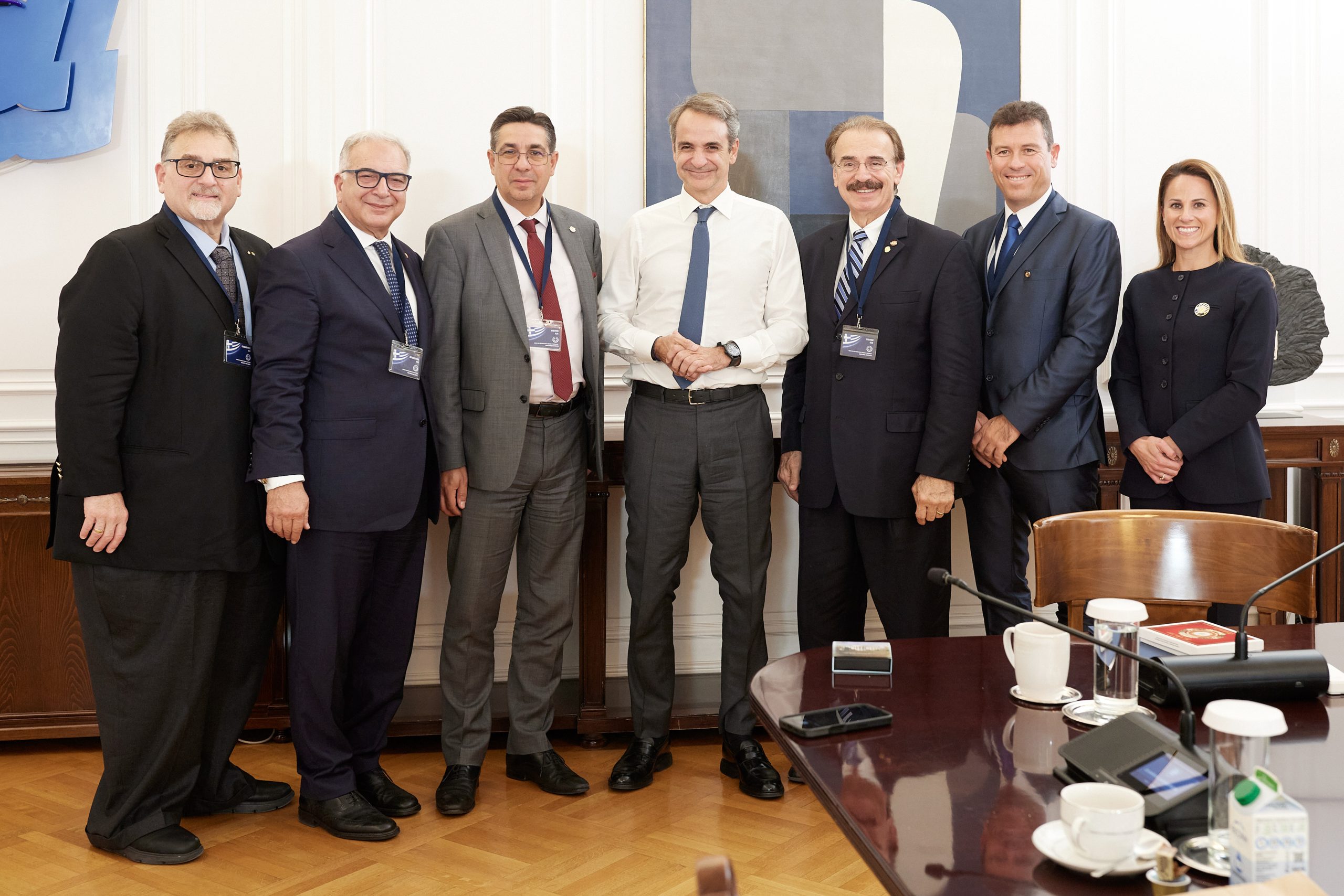 ΣΥΝΑΝΤΗΣΗ ΤΟΥ ΠΡΩΘΥΠΟΥΡΓΟΥ ΚΥΡΙΑΚΟΥ ΜΗΤΣΟΤΑΚΗ ΜΕ ΑΝΤΙΠΡΟΣΩΠΕΙΑ ΤΗΣ "AHEPA" (ΓΡ. ΤΥΠΟΥ ΠΡΩΘΥΠΟΥΡΓΟΥ/ΔΗΜΗΤΡΗΣ ΠΑΠΑΜΗΤΣΟΣ/EUROKINISSI)