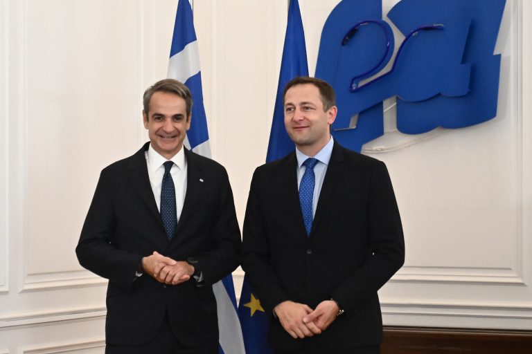 Συνάντηση Μητσοτάκη με τον Ευρωπαίο Επίτροπο Γεωργίας και Τροφίμων: «Ο αγροτικός τομέας μπορεί να πετύχει πολύ περισσότερα»