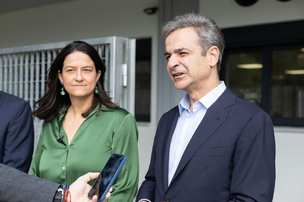 Επίσκεψη Μητσοτάκη – Κεραμέως στο νέο ΚΕΠΑ Πειραιά – «Πολυδιάστατη η πολιτική της κυβέρνησης για τους συμπολίτες μας με αναπηρία»