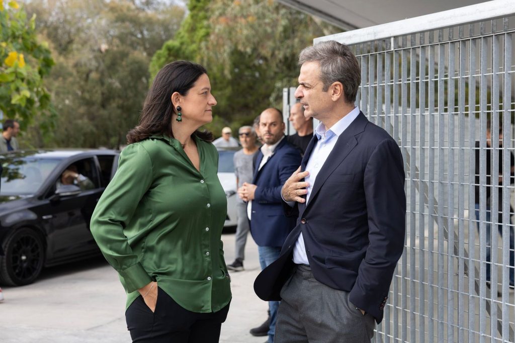 Επίσκεψη Μητσοτάκη – Κεραμέως στο νέο ΚΕΠΑ Πειραιά – «Πολυδιάστατη η πολιτική της κυβέρνησης για τους συμπολίτες μας με αναπηρία»