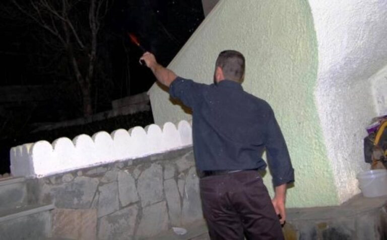 Μπαλωθιές στο «εδώλιο»: Χειροπέδες σε δύο στον Πλατανιά Χανίων – Για σκοποβολή η άδεια για το όπλο του 47χρονου