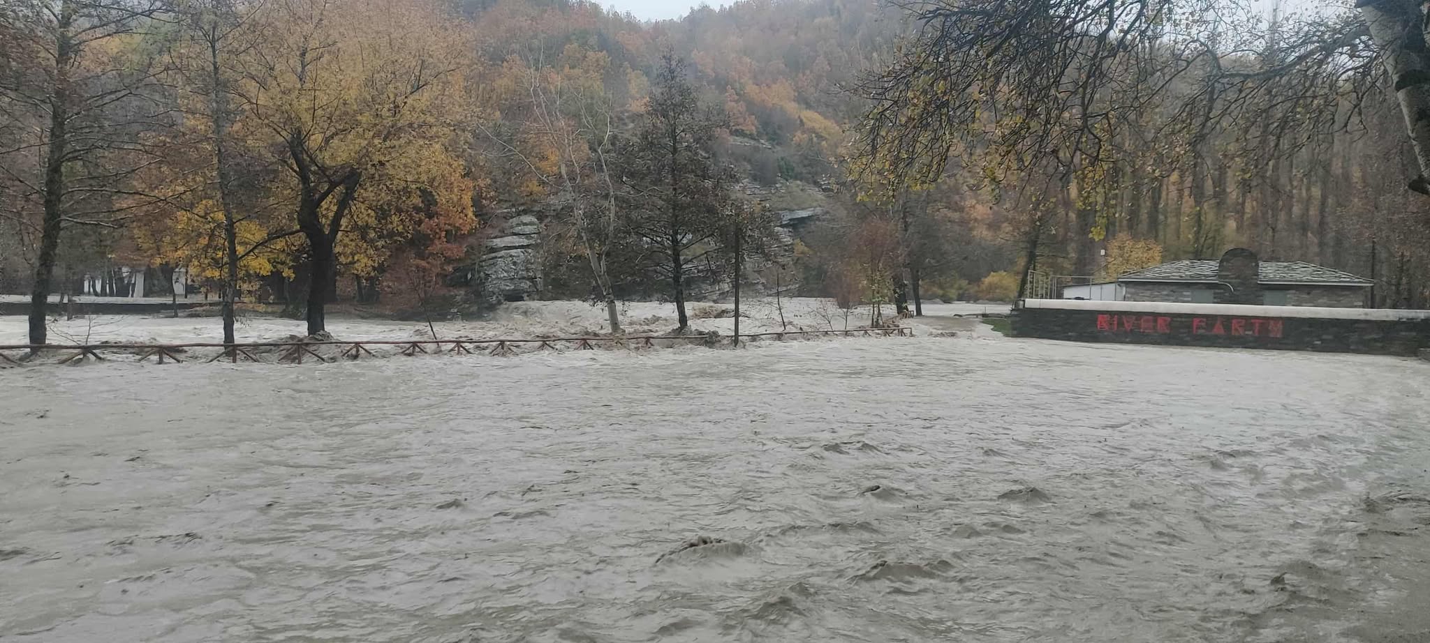 Καστοριά: Προσωρινή απαγόρευση κατανάλωσης νερού σε οικισμούς του Δήμου Νεστορίου λόγω πλημμυρών