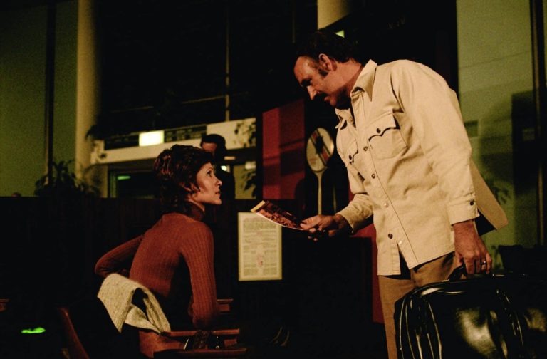 «Επτά Αινίγματα για τον Ντετέκτιβ Χάρι»: Το κλασικό neo-noir με τον Gene Hackman  στην Ελληνοαμερικανική Ένωση