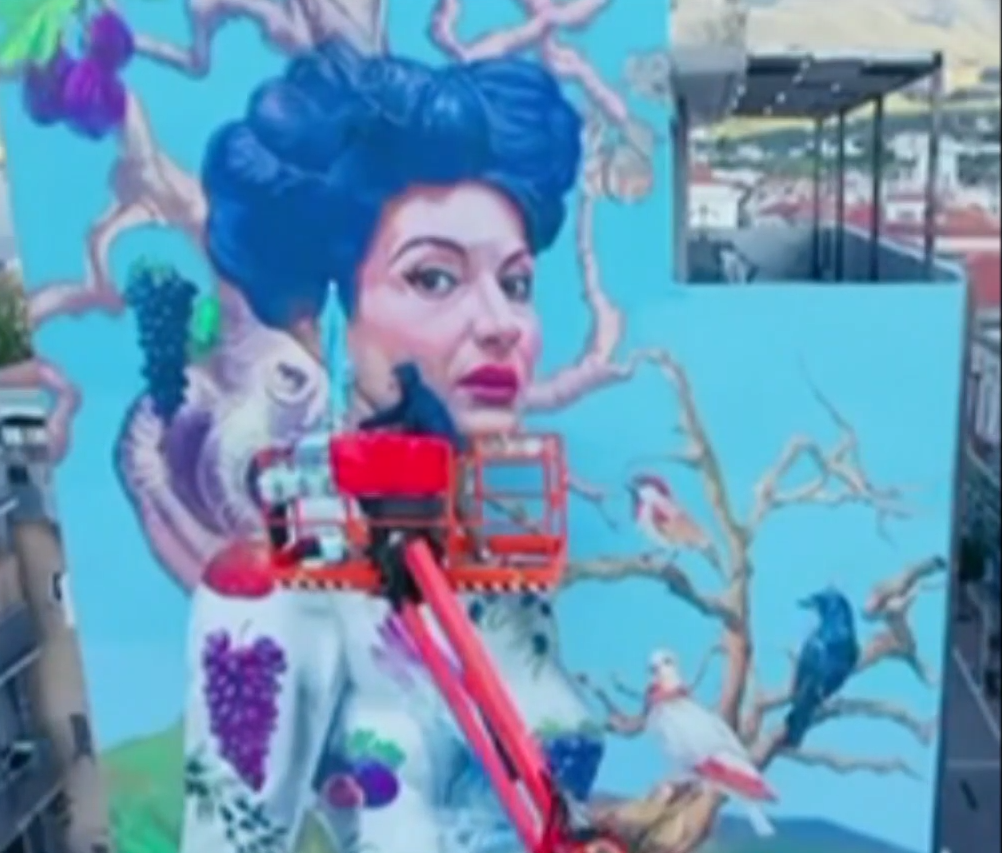 Καλαμάτα: Γκράφιτι με τη μορφή της Μαρίας Κάλλας δεσπόζει στο κέντρο της πόλης
