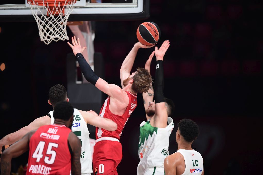 Euroleague: «Γκρέμισε» από το ρετιρέ τη Ζαλγκίρις με 95-78 ο Ολυμπιακός – «Πάγωσε» το ΣΕΦ με τον τραυματισμό του Έβανς