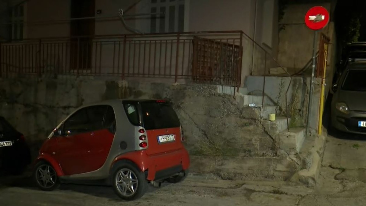 Φονική παράσυρση στο Παγκράτι: Αφέθηκαν ελεύθεροι οι δύο οδηγοί – Προσωρινά στο Αιγινήτειο η 32χρονη κόρη του θύματος