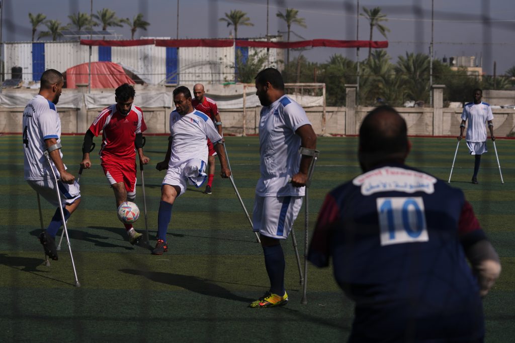 Ποδοσφαιρικό τουρνουά ελπίδας στη Γάζα – Ακρωτηριασμένοι Παλαιστίνιοι διασκέδασαν και χαμογέλασαν μετά από καιρό
