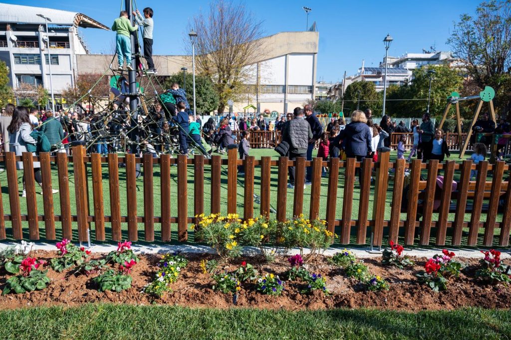 Θεσσαλονίκη: Νέο «πνεύμονα» πρασίνου απέκτησαν οι κάτοικοι της Χαριλάου με την παράδοση του πλήρως ανακαινισμένου Πάρκου Αλκμήνης