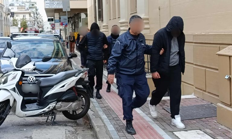 Κάτω Αχαΐα: Απολογούνται οι μαθητές που κατηγορούνται για διακίνηση και χρήση ναρκωτικών σε σχολείο