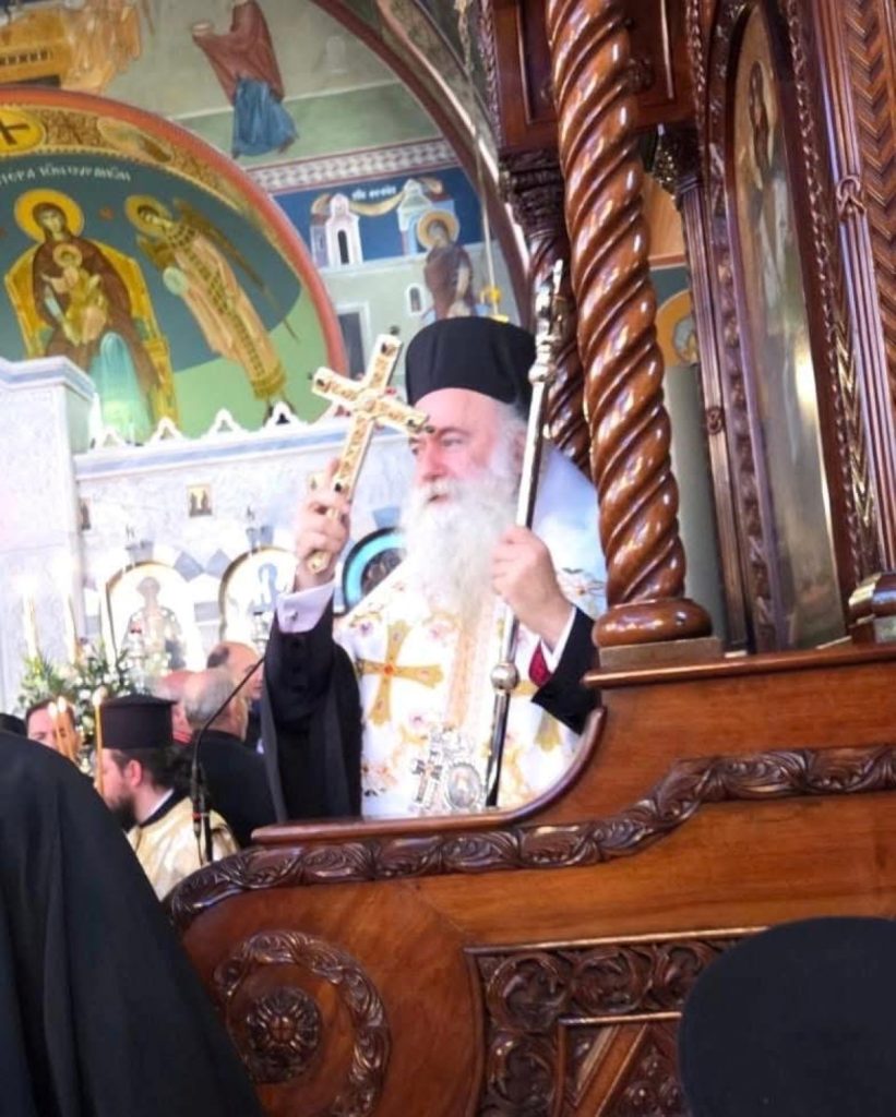 Με μεγαλοπρέπεια η υποδοχή και η ενθρόνιση του νέου Μητροπολίτη Κορίνθου Παύλου