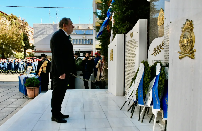 Θεσσαλονίκη: Φόρος τιμής στη μνήμη των πυροσβεστών που έχασαν τη ζωή τους εν ώρα καθήκοντος