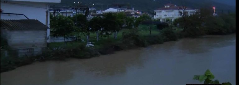 Κακοκαιρία στην Πλαταριά – Φόβοι για υπερχείλιση του ποταμού που διασχίζει το χωριό