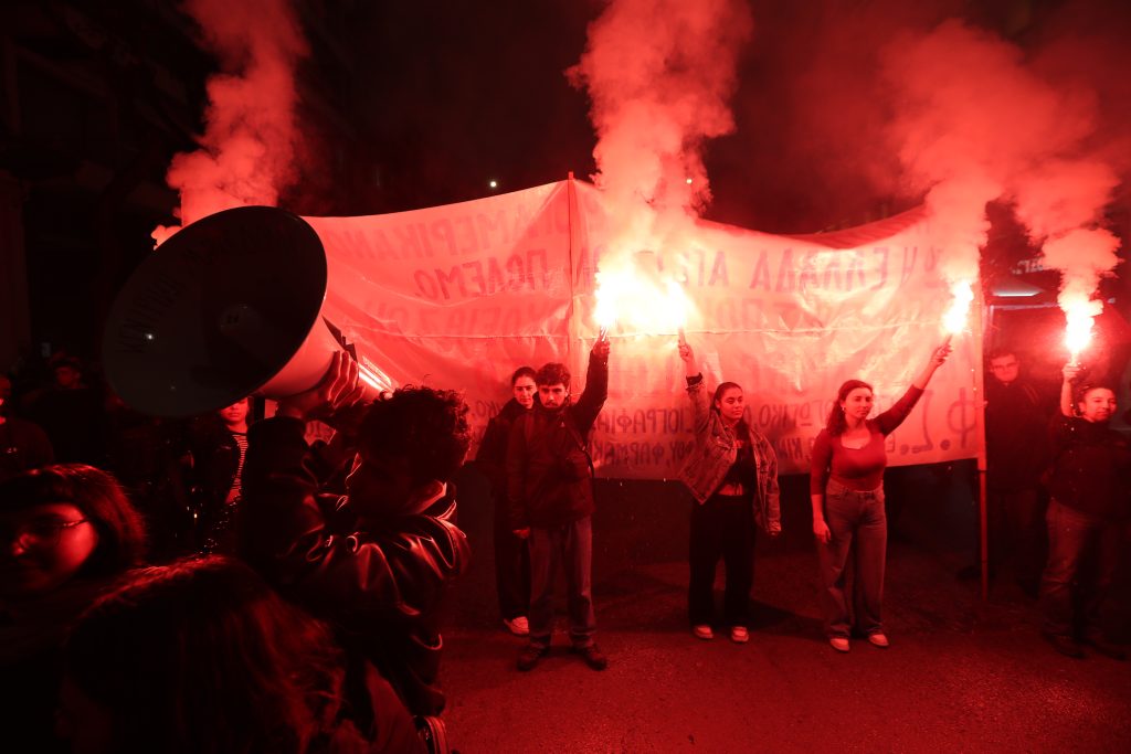 Θεσσαλονίκη: Μεγάλη πορεία για την 52η επέτειο της εξέγερσης του Πολυτεχνείου