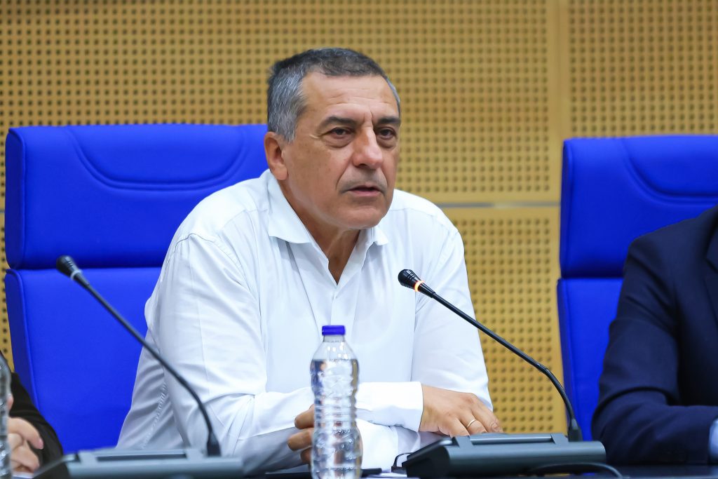 Πρόσφυγες απασχολούνται σε Θεσσαλικές επιχειρήσεις μέσω του προγράμματος Helios+