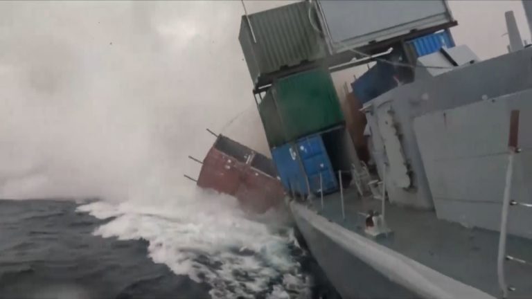 Νατοϊκή Άσκηση «Aegir 25»: Η στιγμή που υποβρύχιο βυθίζει παροπλισμένη φρεγάτα – Βίντεο υψηλής ευκρίνειας μέσα από τον «στόχο»