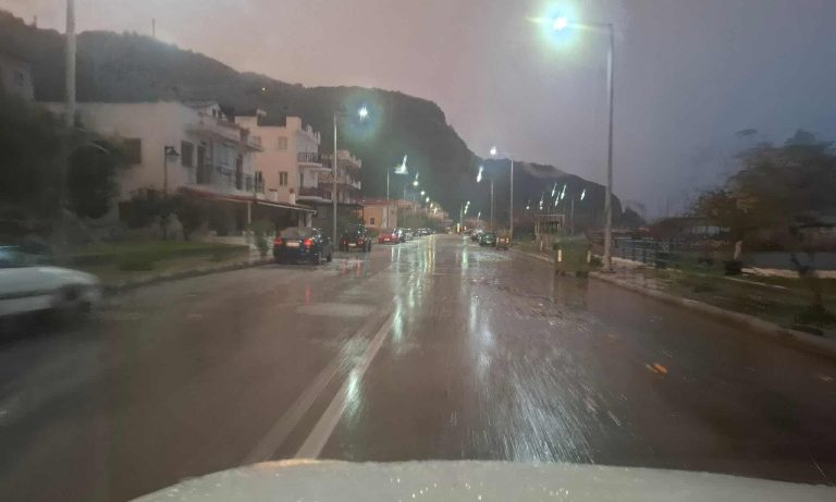 Βροχή και χαλάζι, χωρίς σοβαρά προβλήματα στην Σάμο