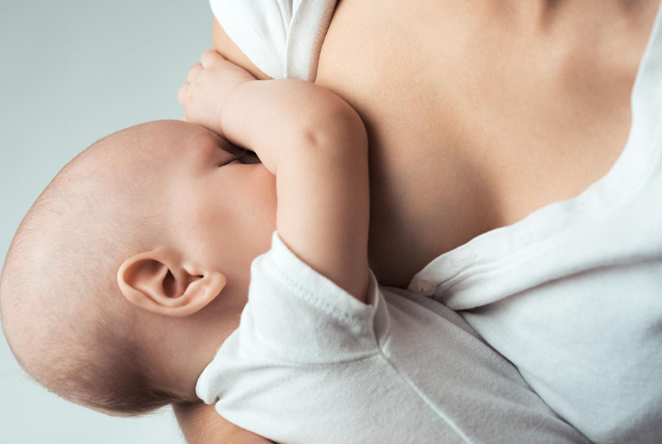 Μητρικός θηλασμός και Skin to Skin επαφή: Μία βιολογική λειτουργία που γίνεται πράξη αγάπης και ελευθερίας με πολλαπλά οφέλη