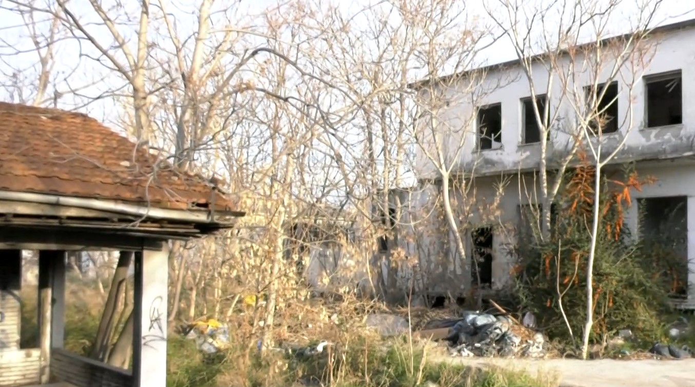 Κατεδαφίζεται το εγκαταλελειμμένο εργοστάσιο της ΑΓΝΟ στη Θεσσαλονίκη